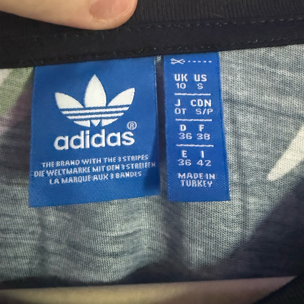 Adidas Tee - Picture 4 of 4